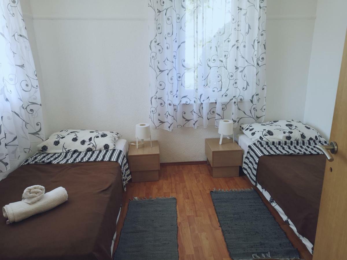 App Emona Apartment Basanija Luaran gambar